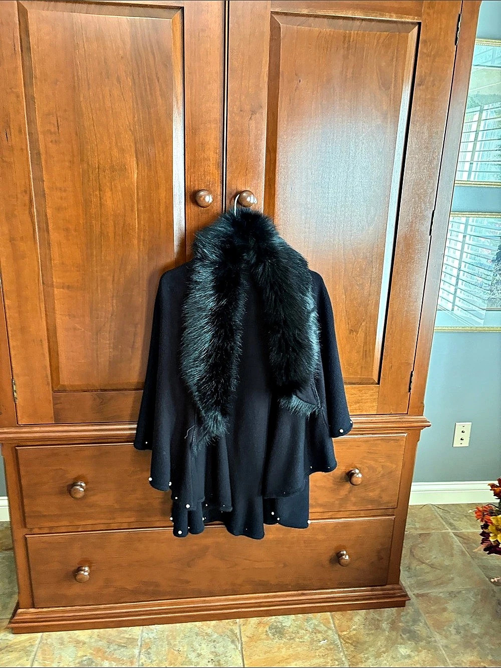Brittany Ashley Black Faux Fur Trim Cape Like New